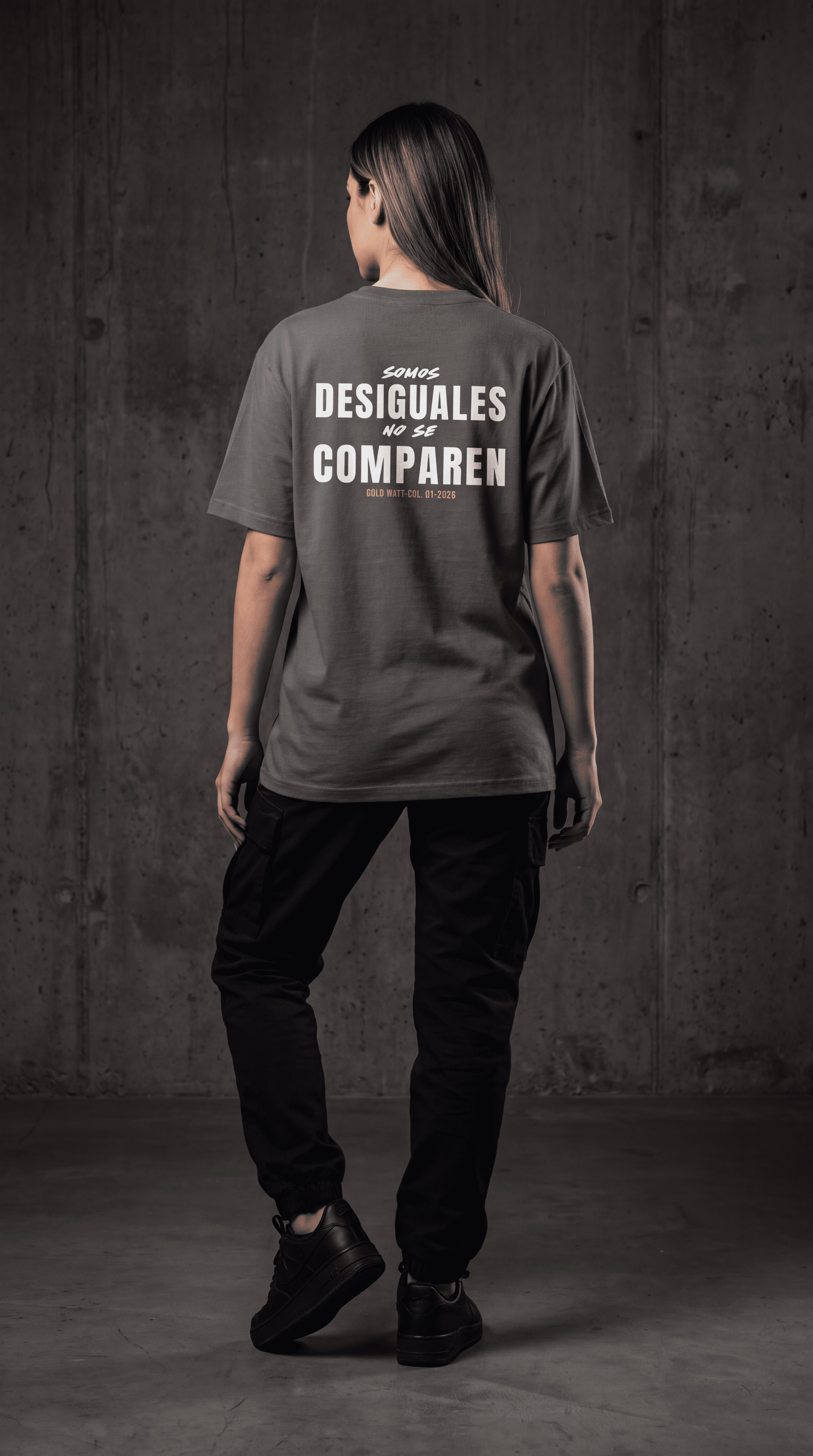 DESIGUALES T-Shirt — Gold Watt
