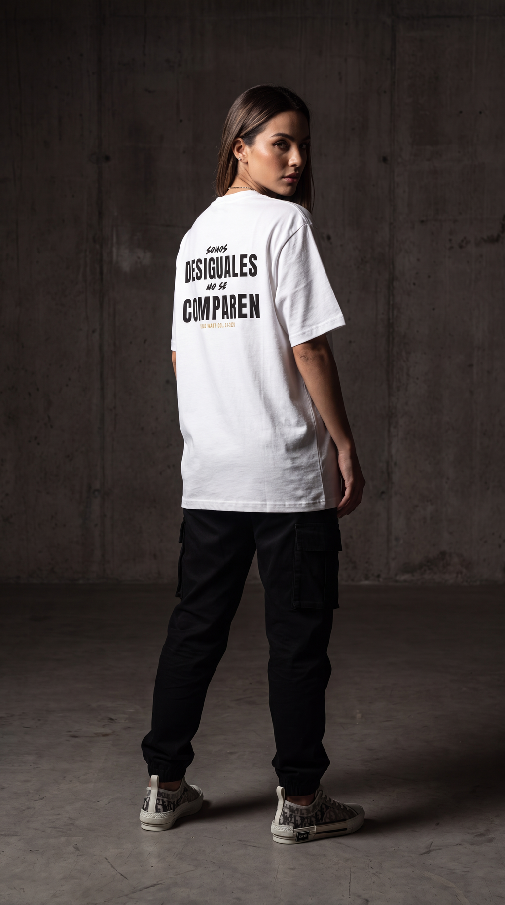 DESIGUALES T-Shirt — Gold Watt