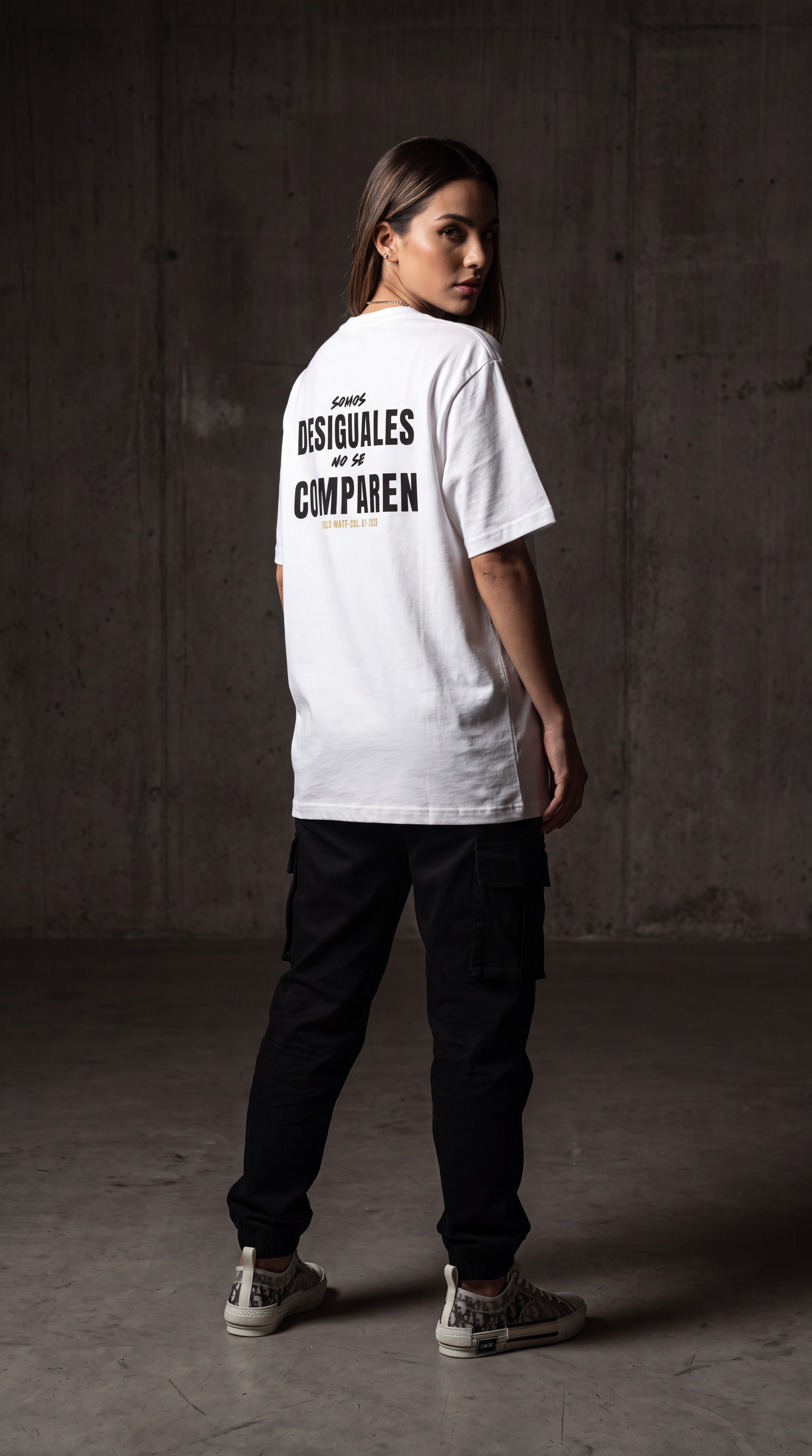 DESIGUALES T-Shirt — Gold Watt